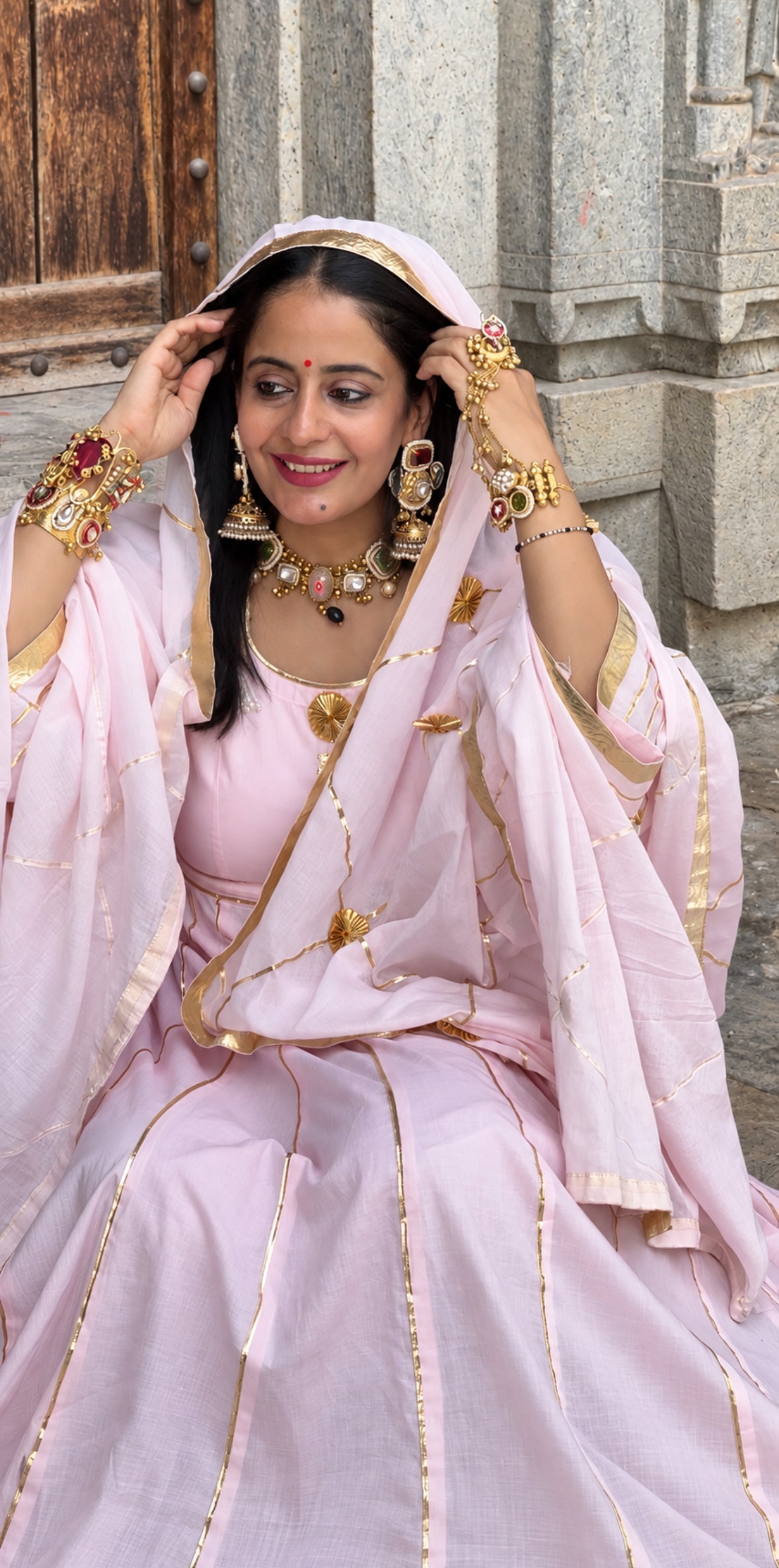 Gulabi Gotta Anarkali