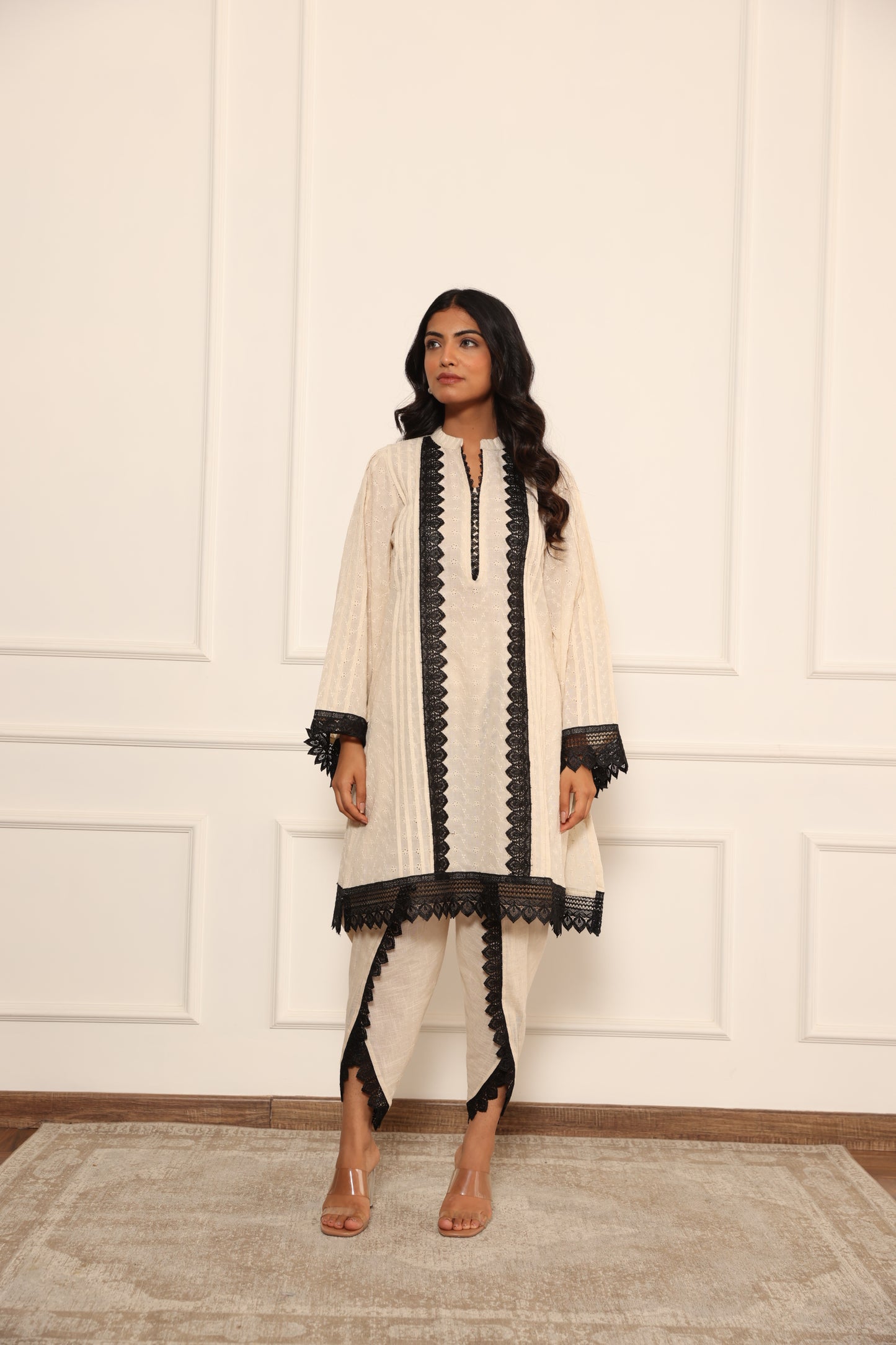 Riya, beiges Dhoti-Anzugset aus Baumwolle