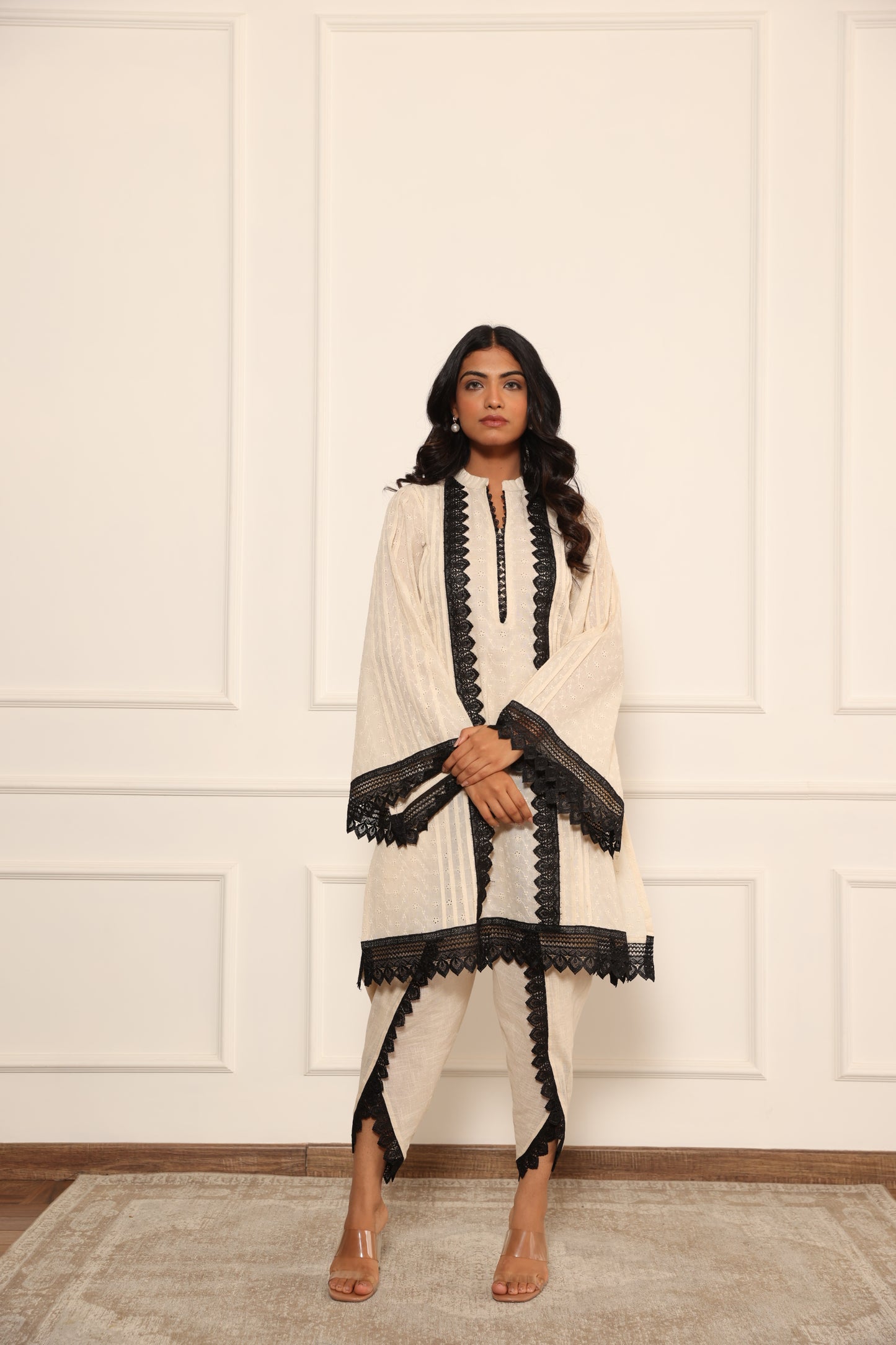 Riya, beiges Dhoti-Anzugset aus Baumwolle