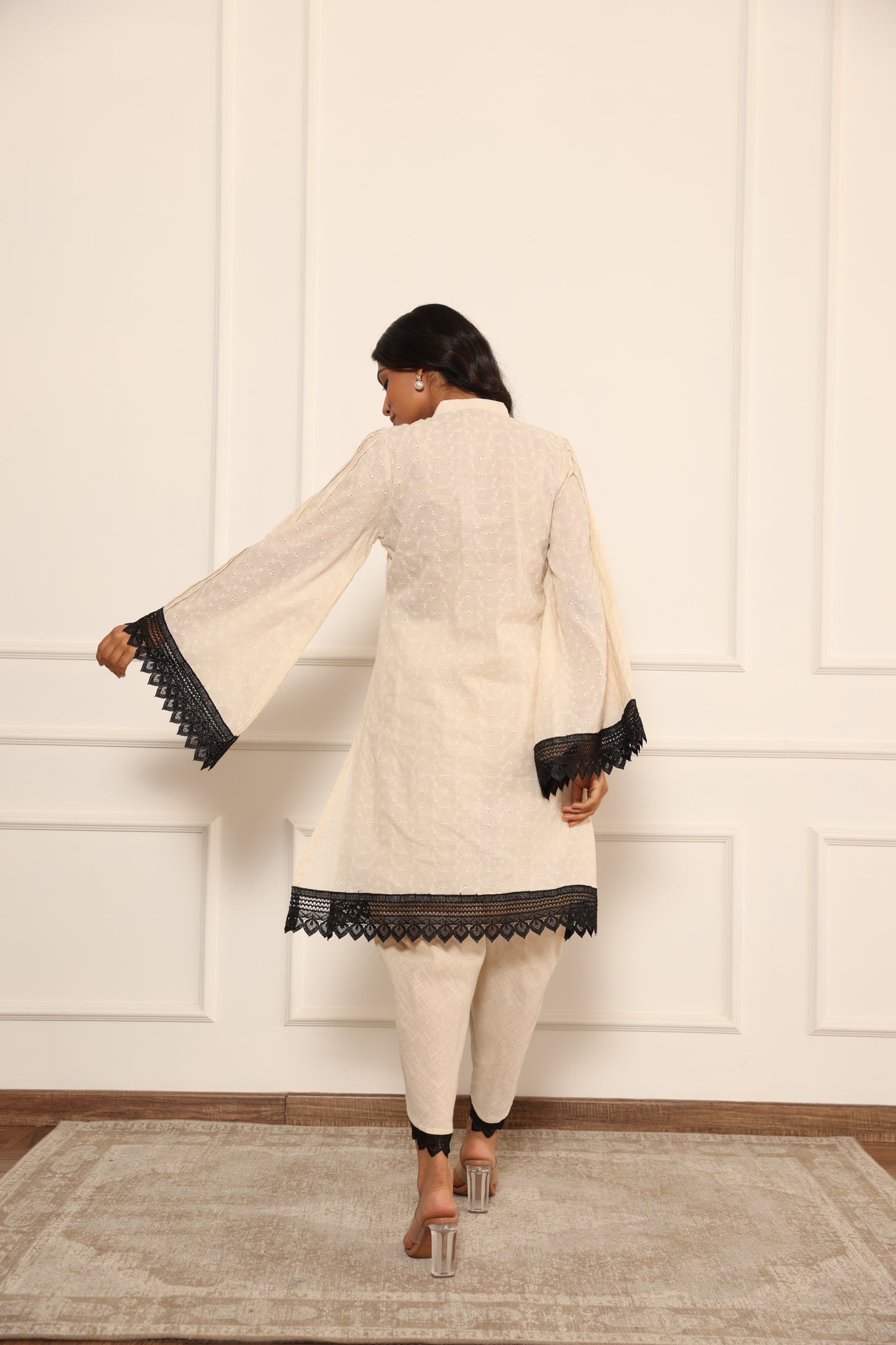 Riya, beiges Dhoti-Anzugset aus Baumwolle