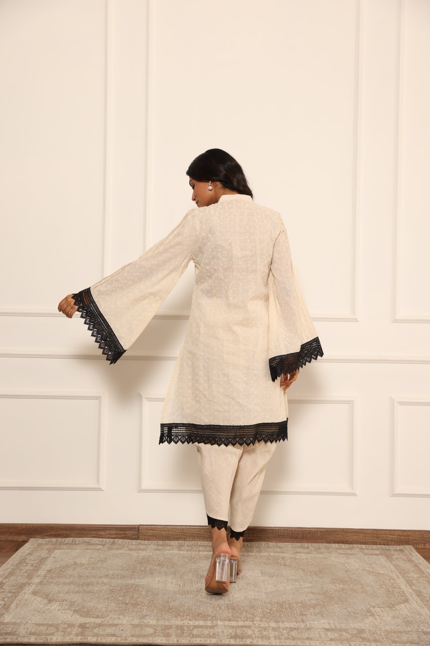 Riya, beiges Dhoti-Anzugset aus Baumwolle