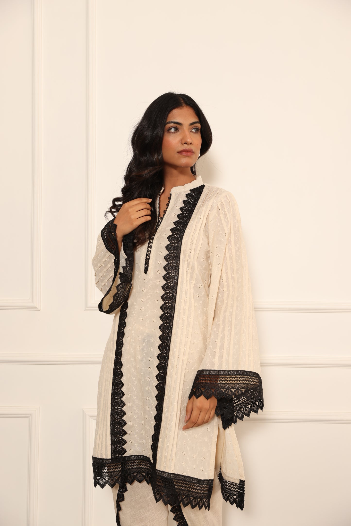 Riya, beiges Dhoti-Anzugset aus Baumwolle