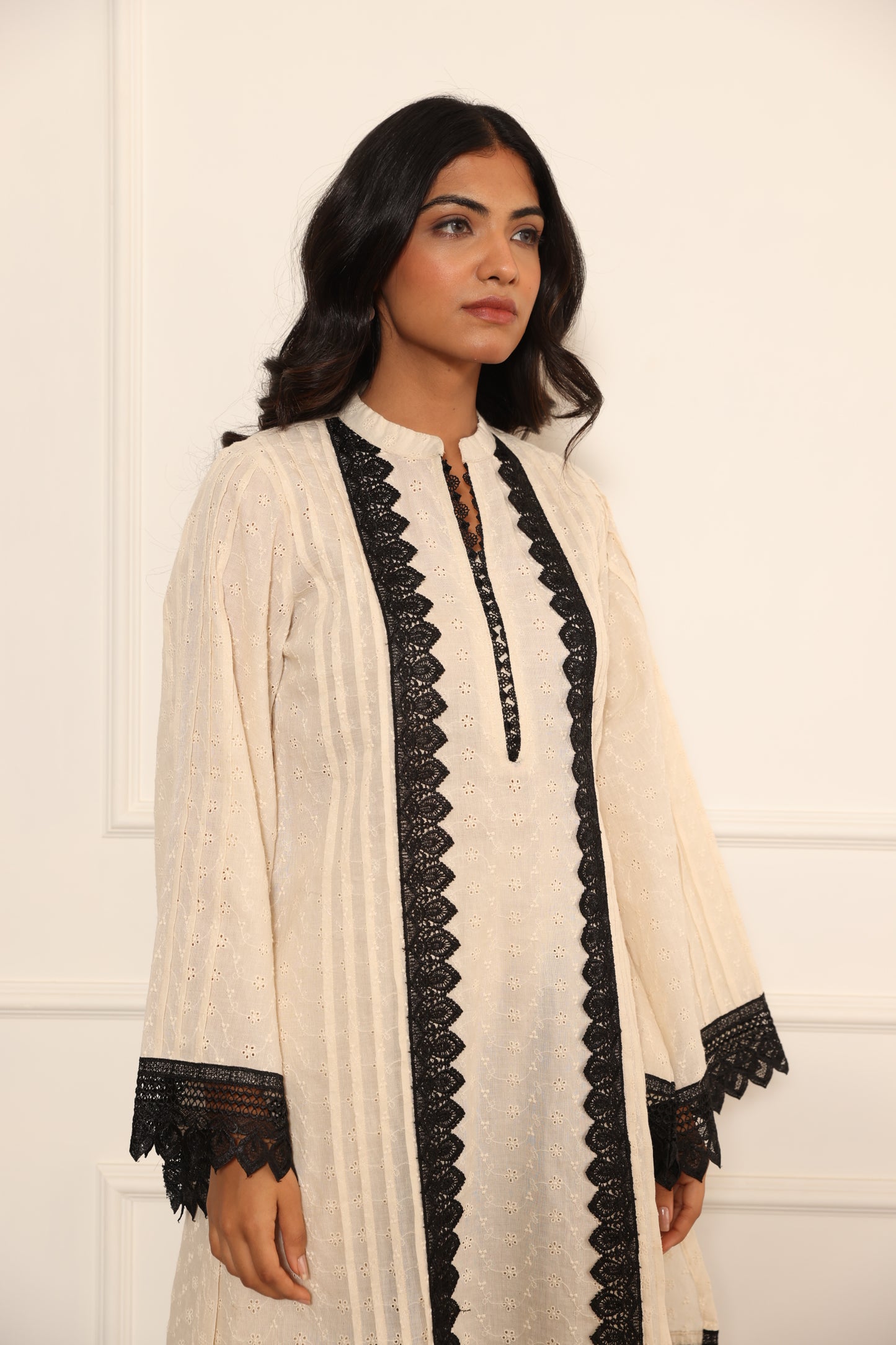 Riya, beiges Dhoti-Anzugset aus Baumwolle