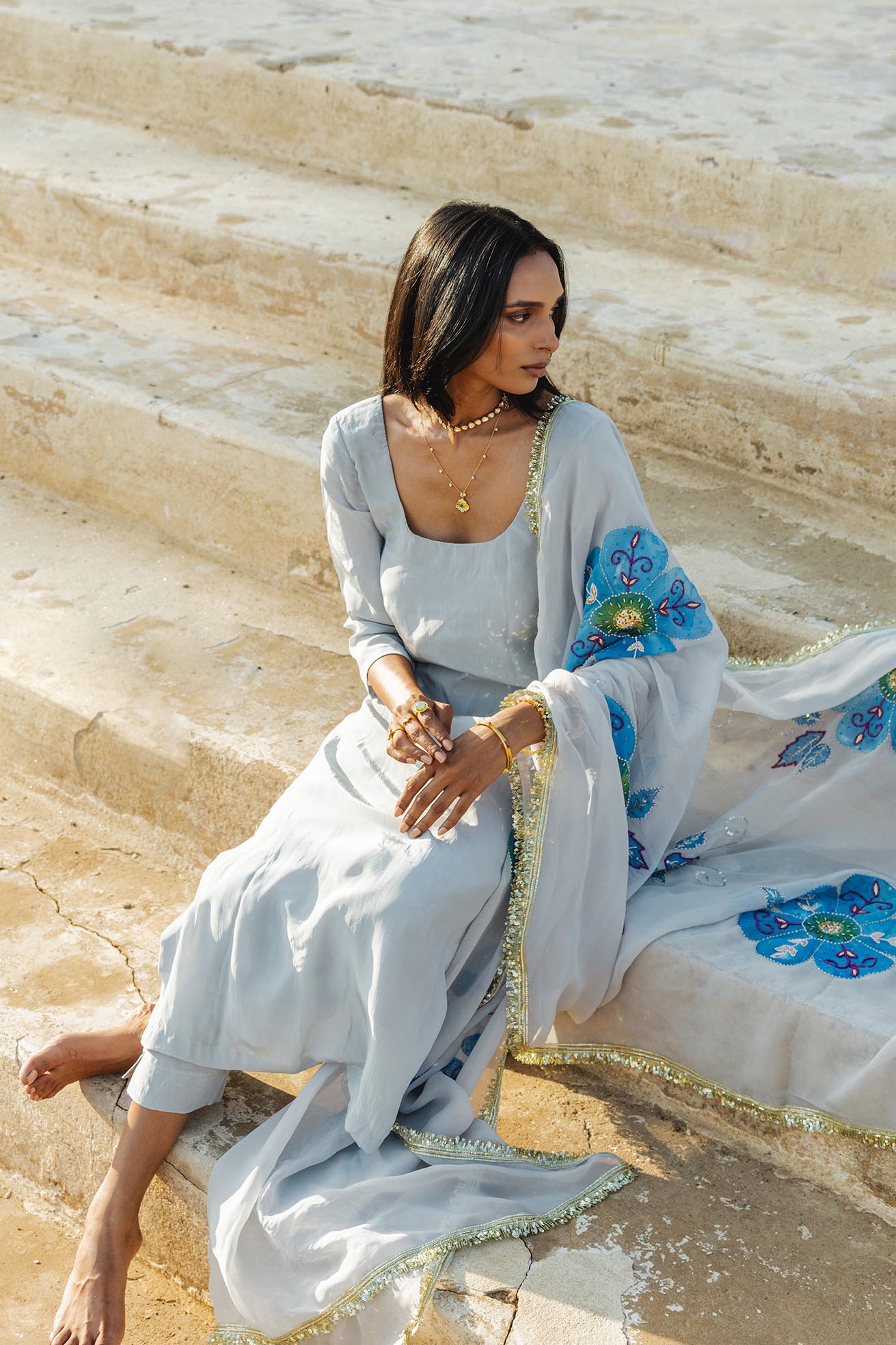 Damini Anzugset aus Crêpe in Hellgrau