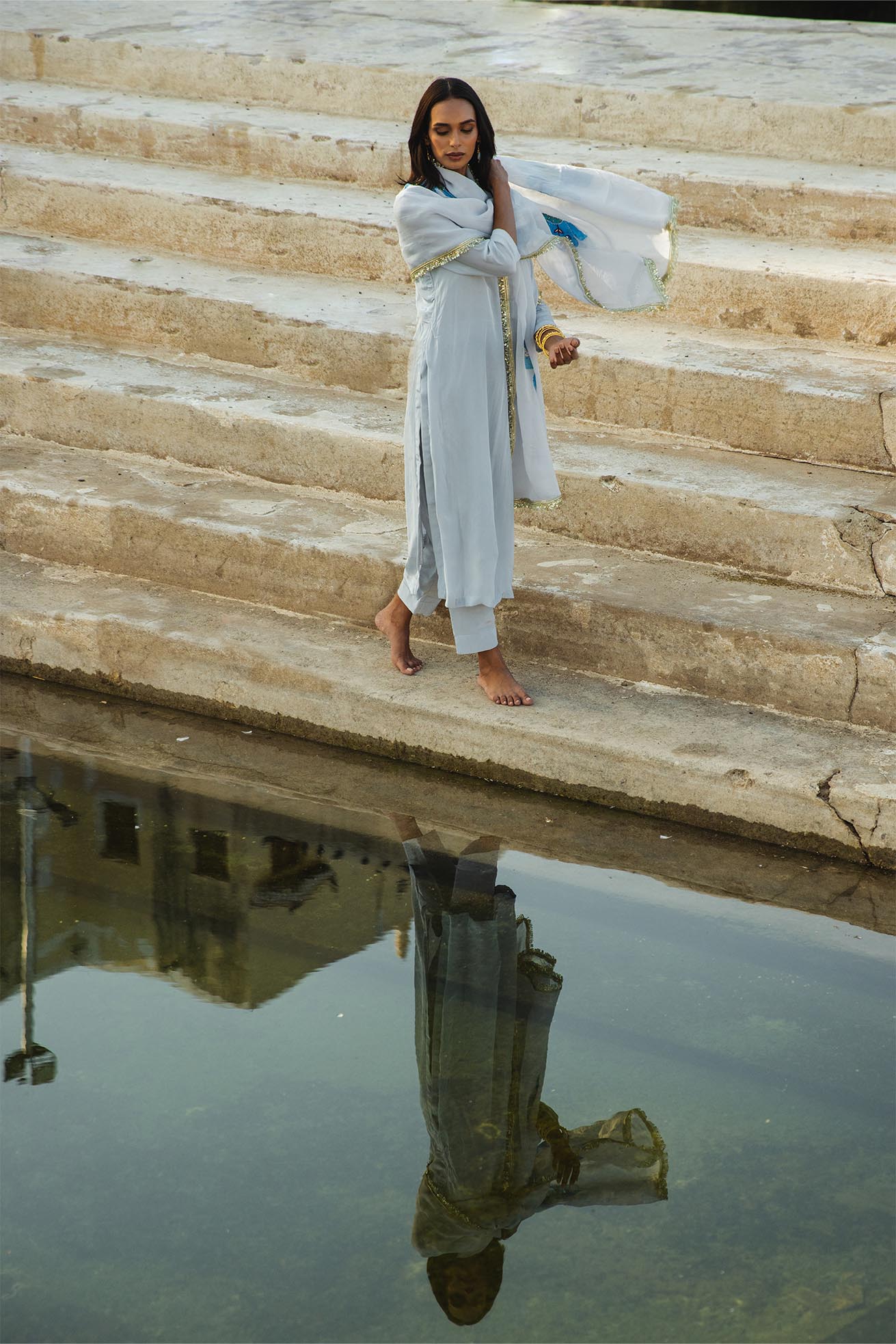 Damini Anzugset aus Crêpe in Hellgrau