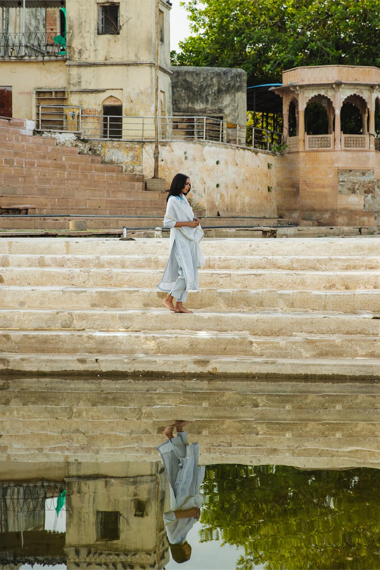 Damini Anzugset aus Crêpe in Hellgrau