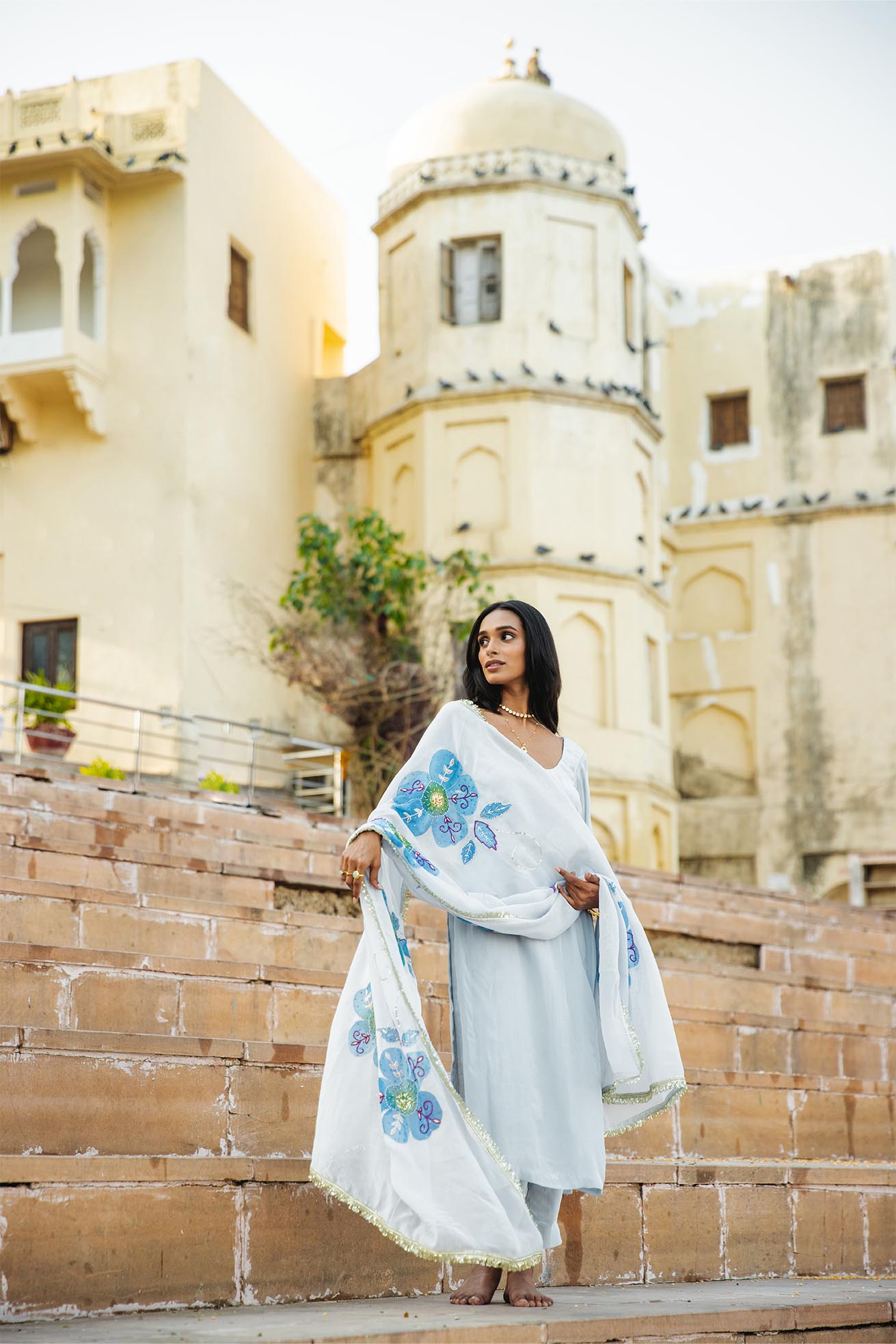 Damini Anzugset aus Crêpe in Hellgrau