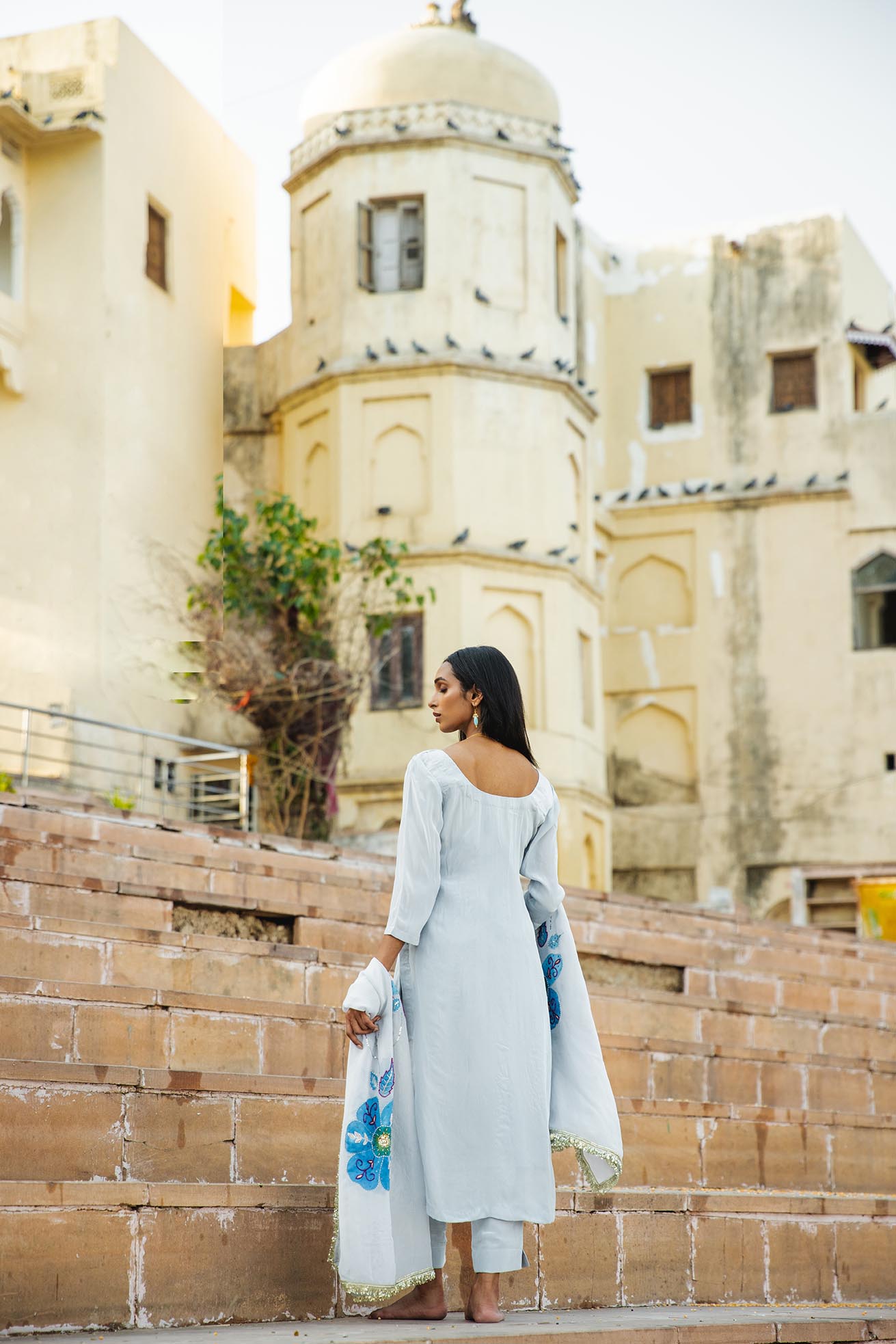 Damini Anzugset aus Crêpe in Hellgrau