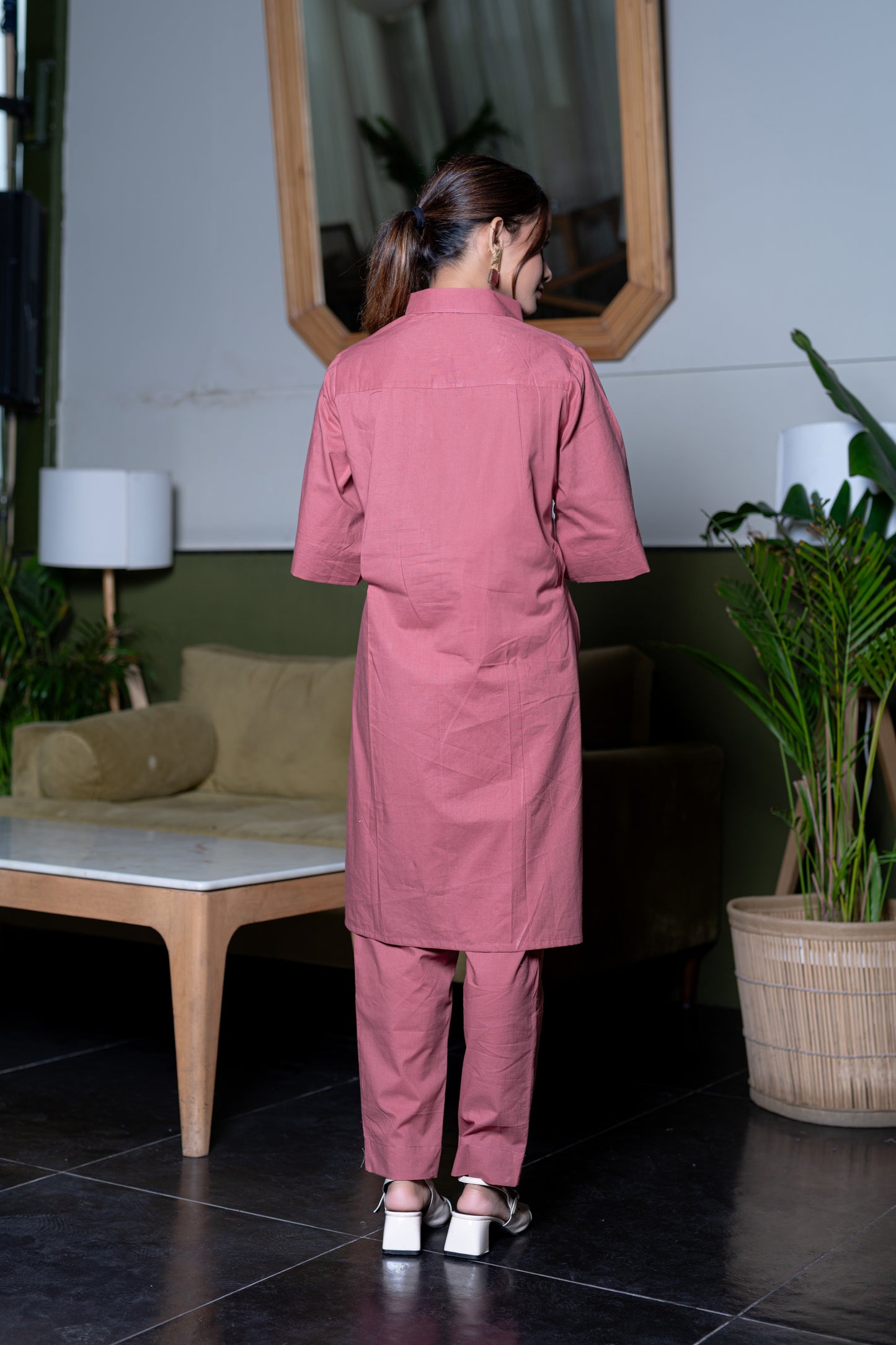 Kurta und Hose aus rosa Baumwolle