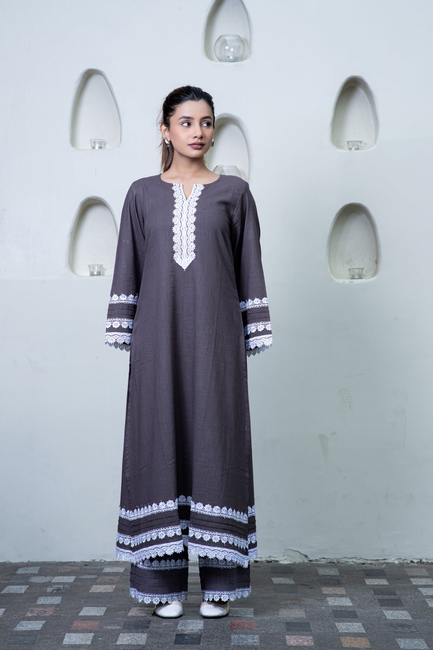 GRAUES PAKISTANISCHES SPITZEN-Kurta mit Palazzo