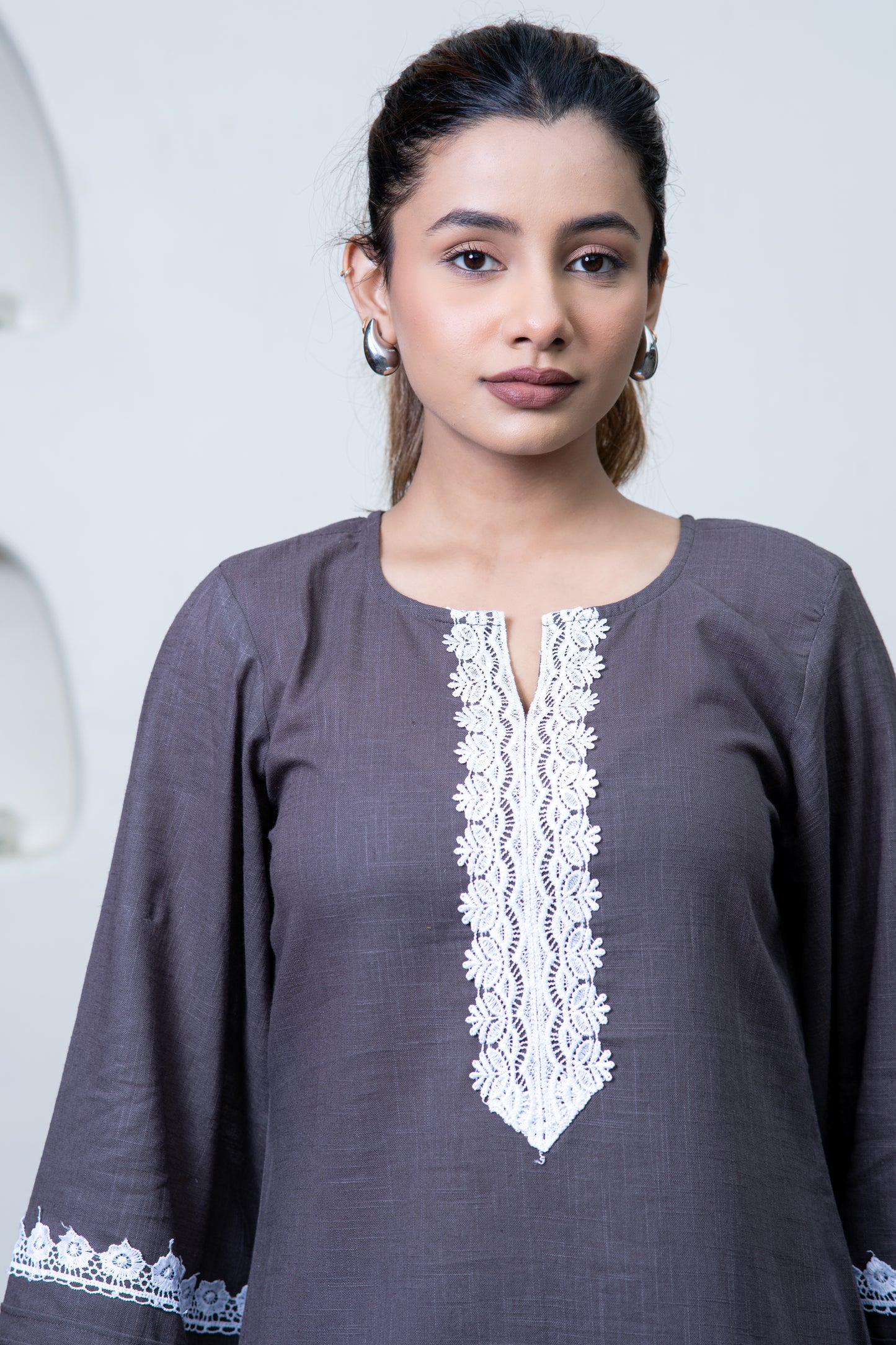 GRAUES PAKISTANISCHES SPITZEN-Kurta mit Palazzo