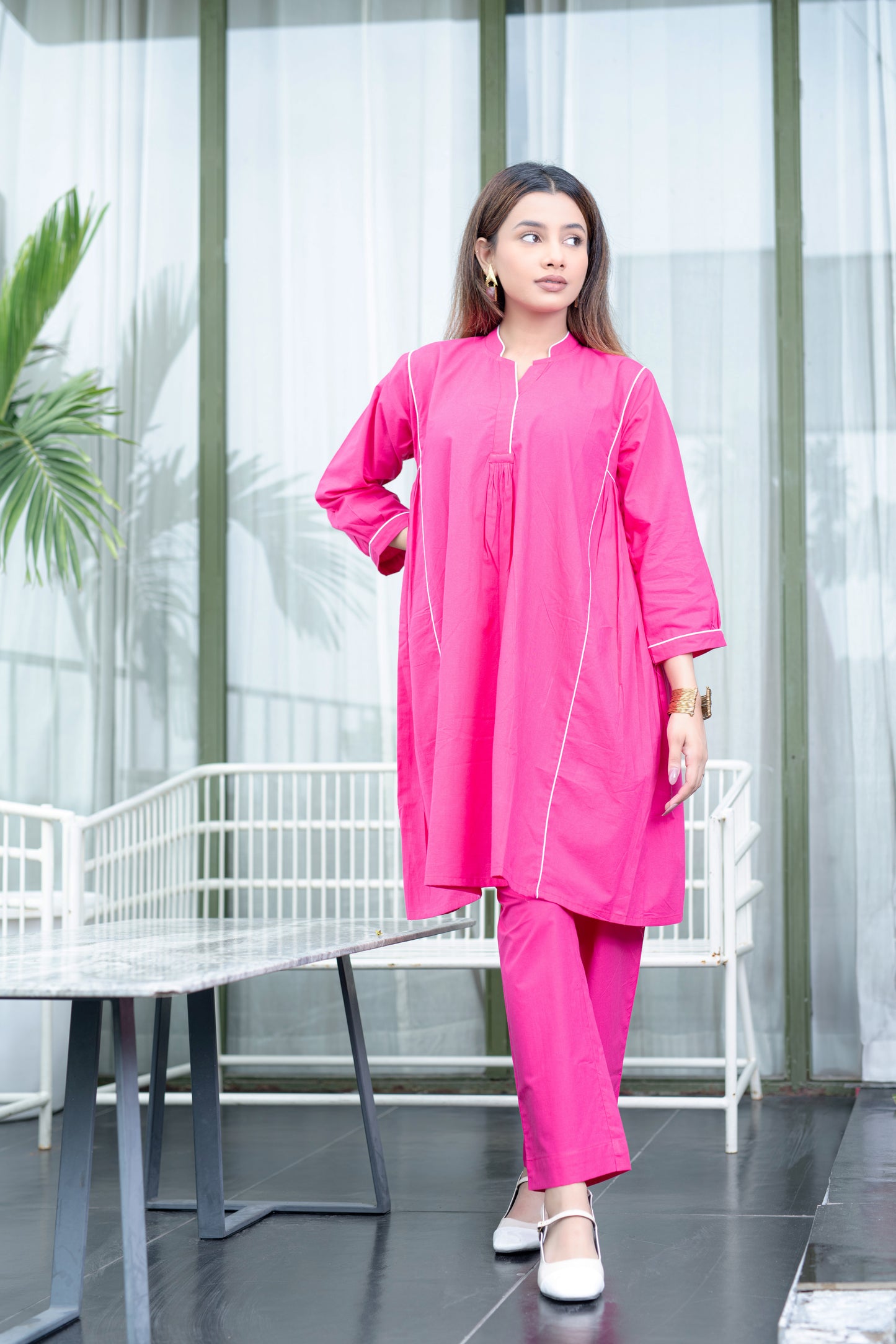 Rosa Kurta und Hose