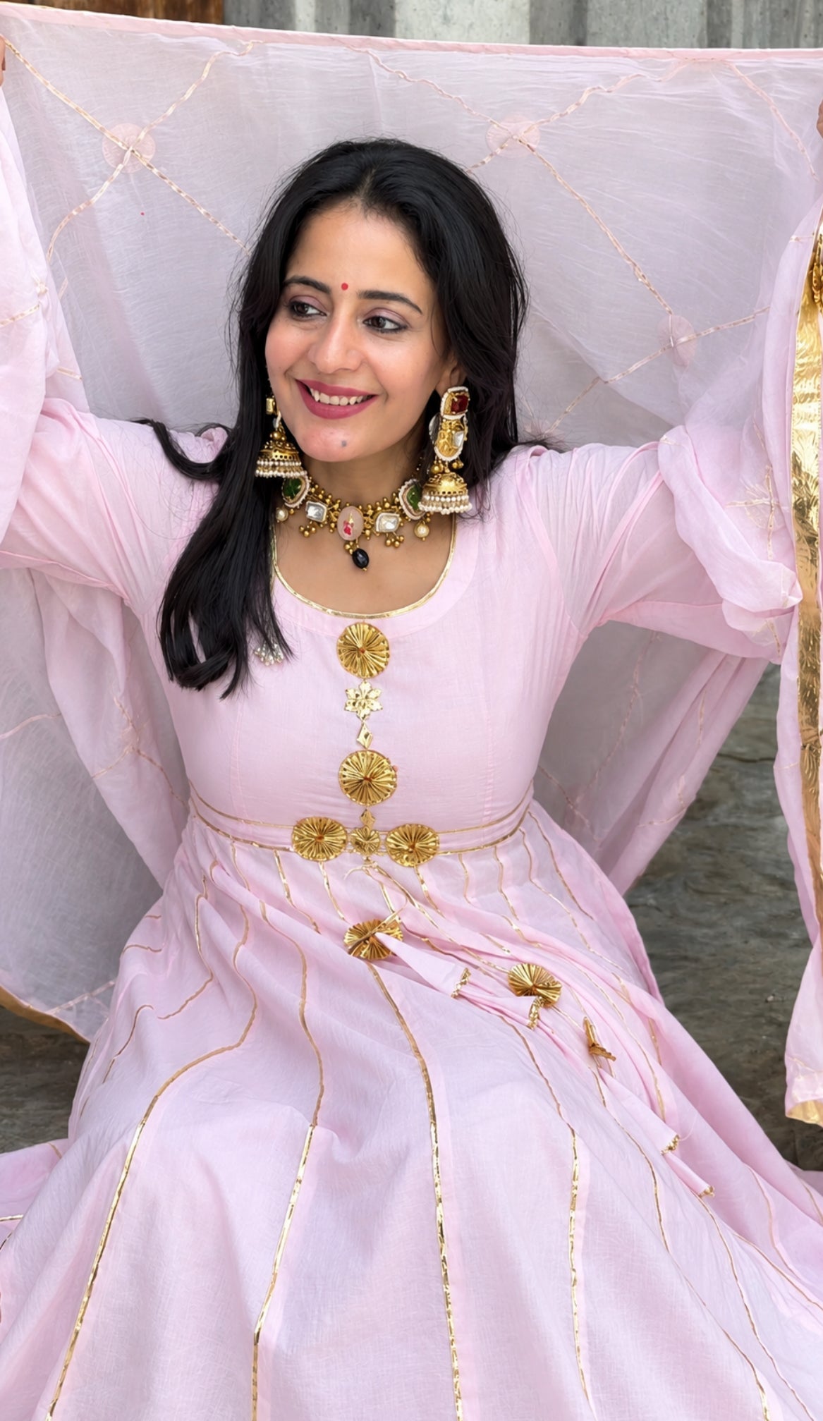Gulabi Gotta Anarkali