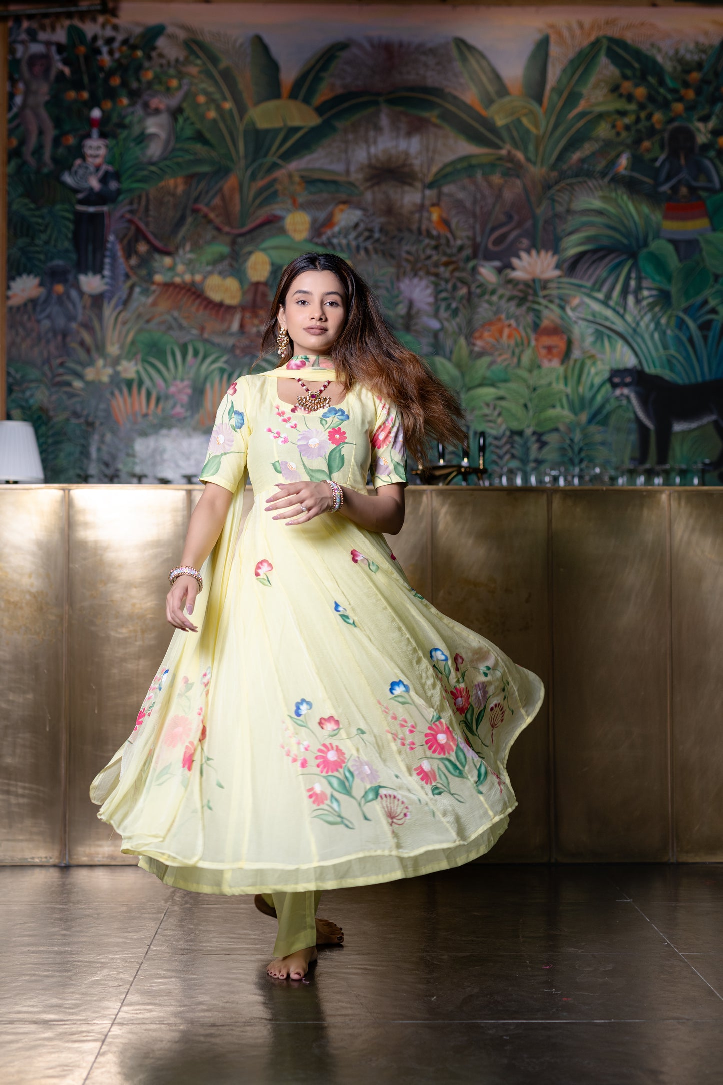 GELBE CHIFFON ANARKALI Kurta mit Hose und Dupatta