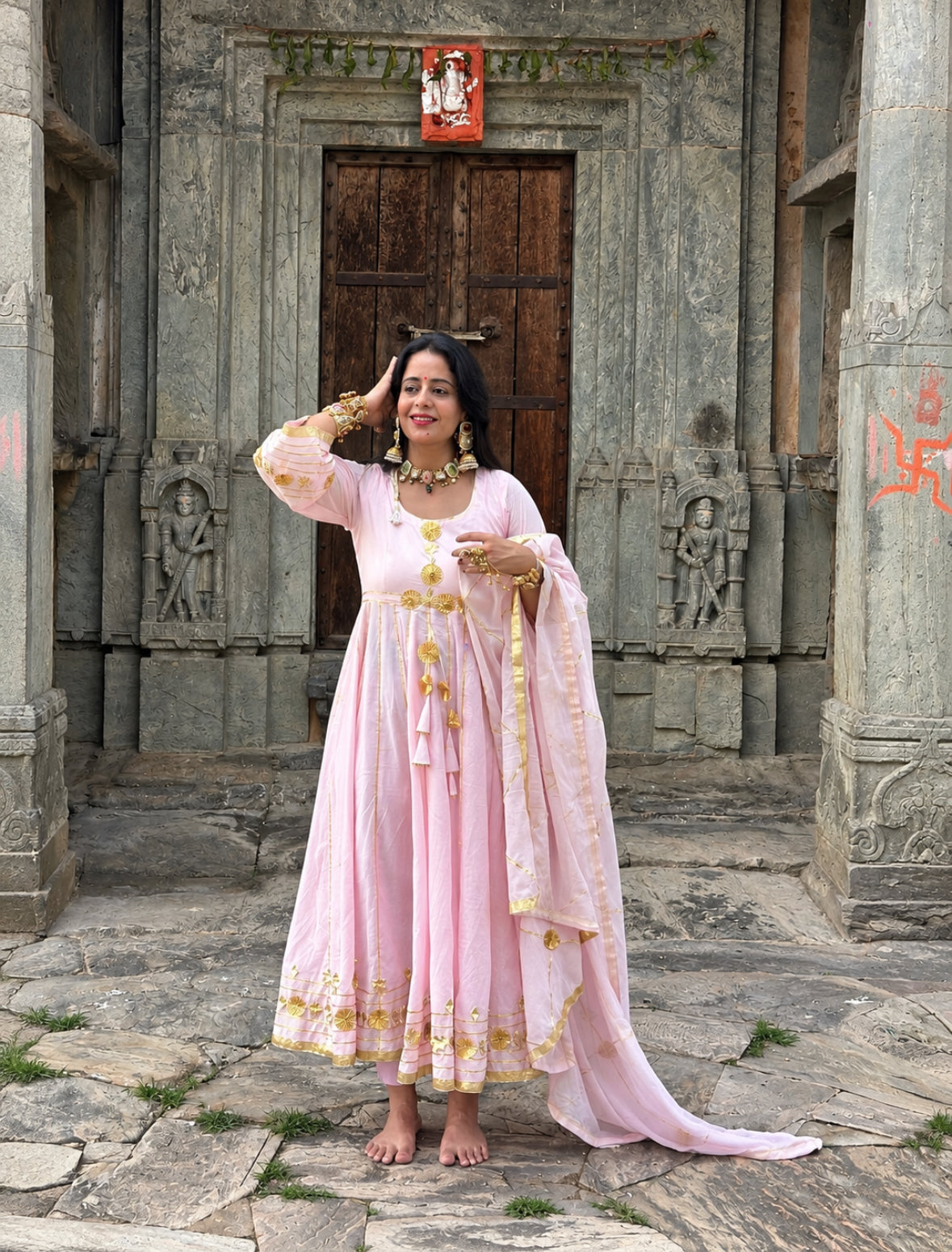 Gulabi Gotta Anarkali