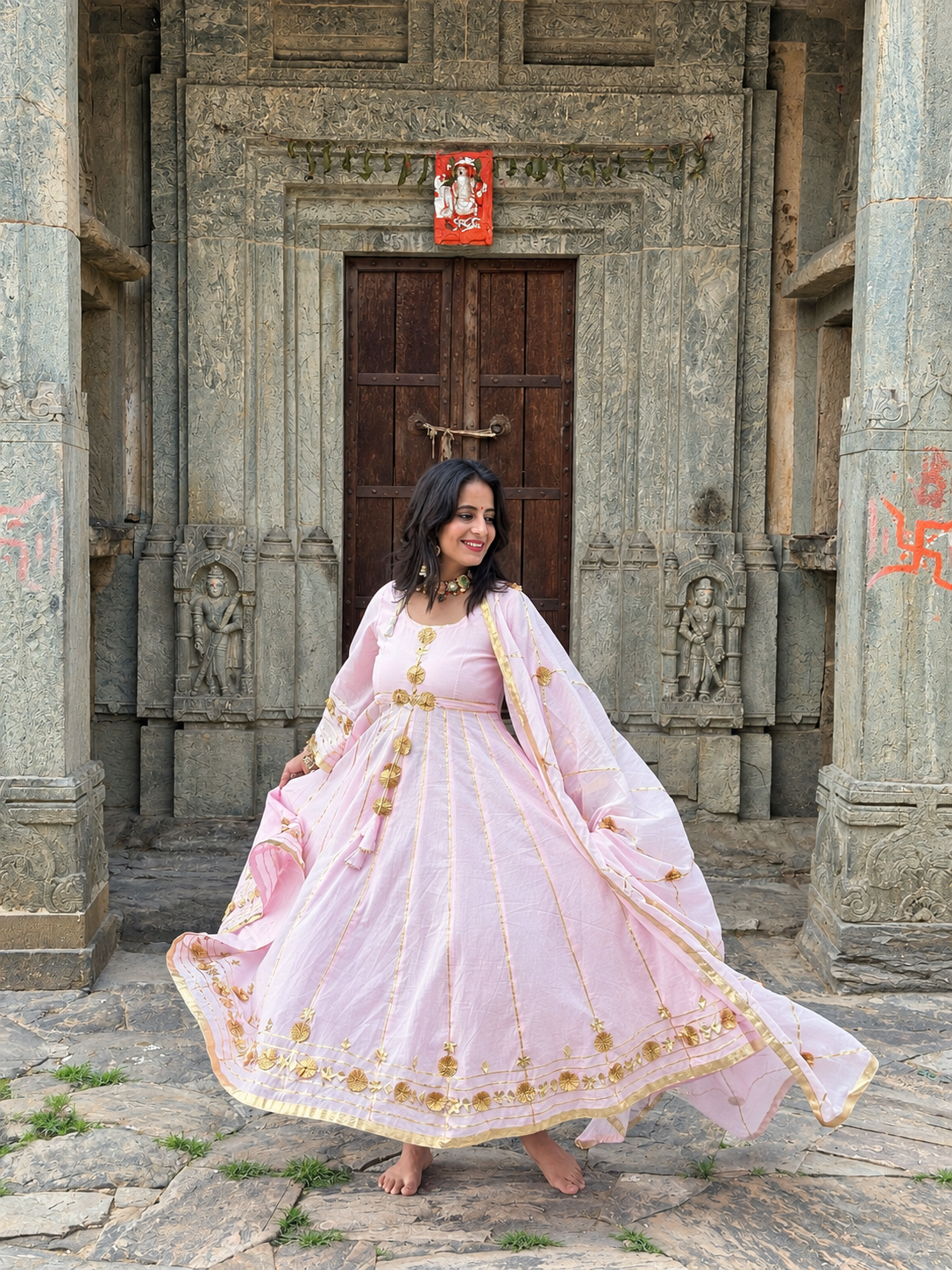 Gulabi Gotta Anarkali