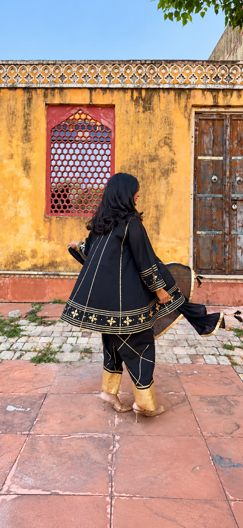 Geet Gotta Cotton Black Farsi Set