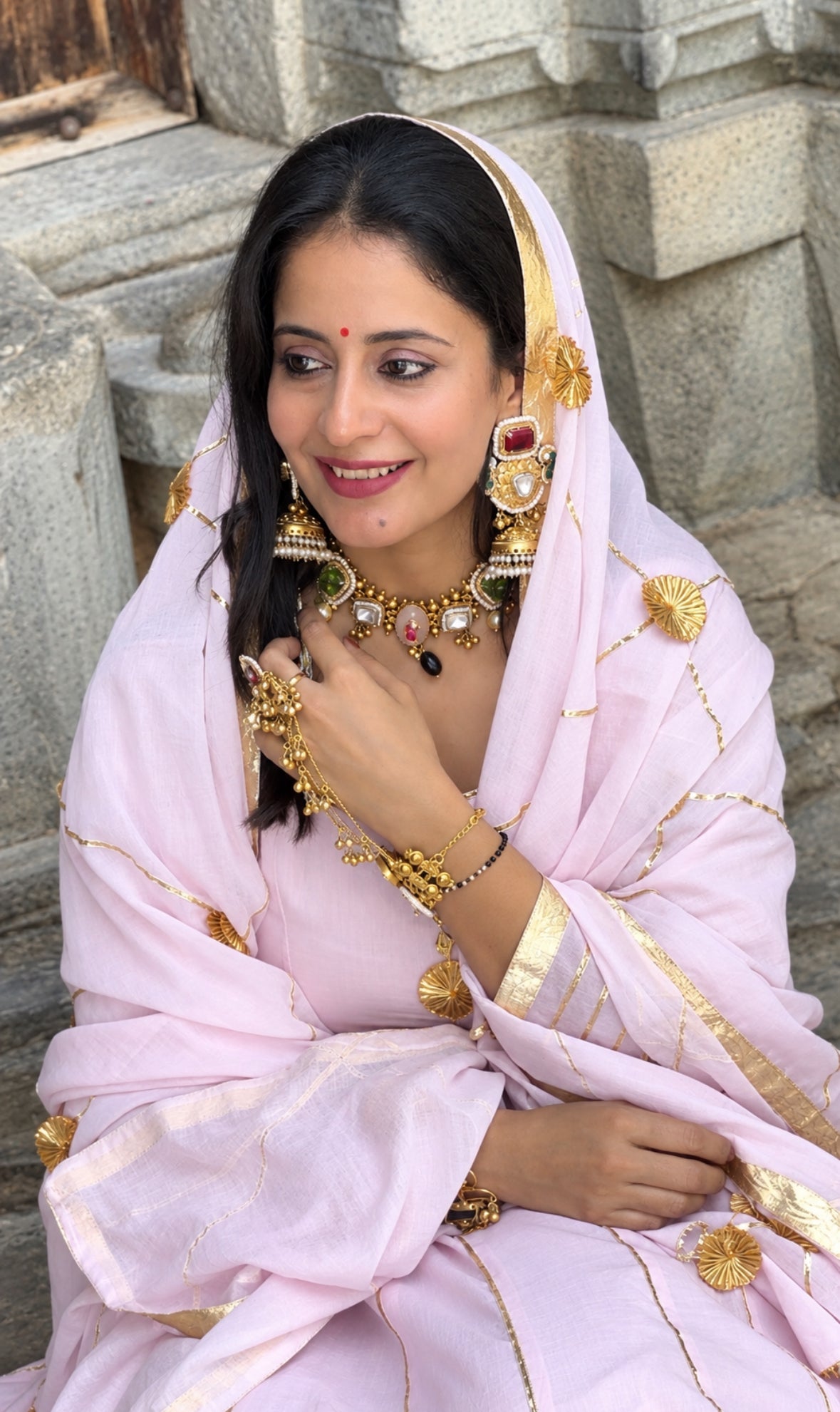 Gulabi Gotta Anarkali