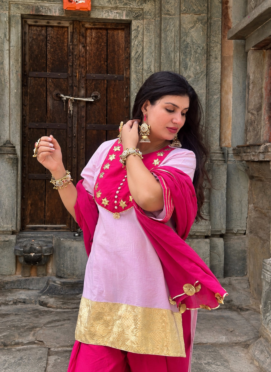 Mahek Gulabi Farsi Gotta Salwar Kurta Set