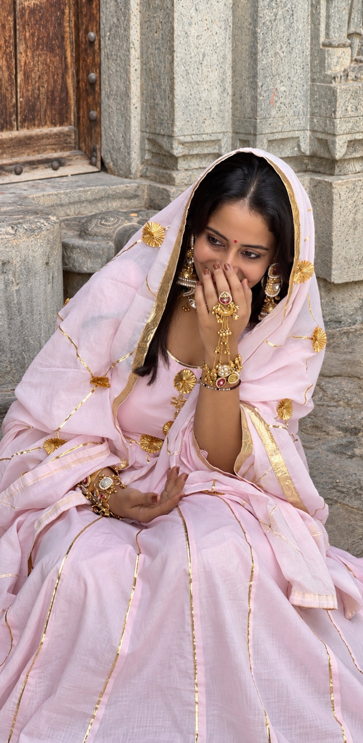 Gulabi Gotta Anarkali
